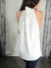 Load image into Gallery viewer, Twisted Neck Detail Top
