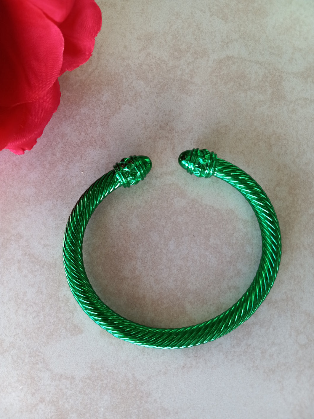 Twisted Green Bracelet