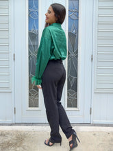 Load image into Gallery viewer, Feather cuffs Green Blouse
