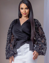 Load image into Gallery viewer, Puff Long Sleeve Blouse
